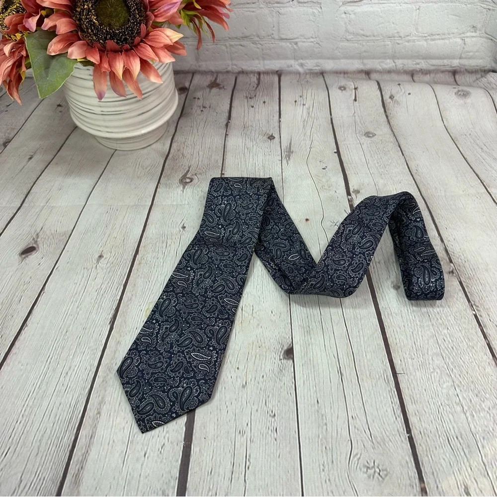 michel silk neck tie designer preppy business office attire paisley classic